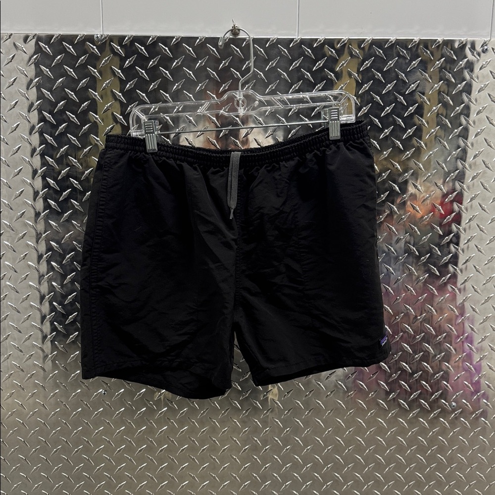 Patagonia Men's Baggie Shorts in black XL, 5” - Picture 2 of 5